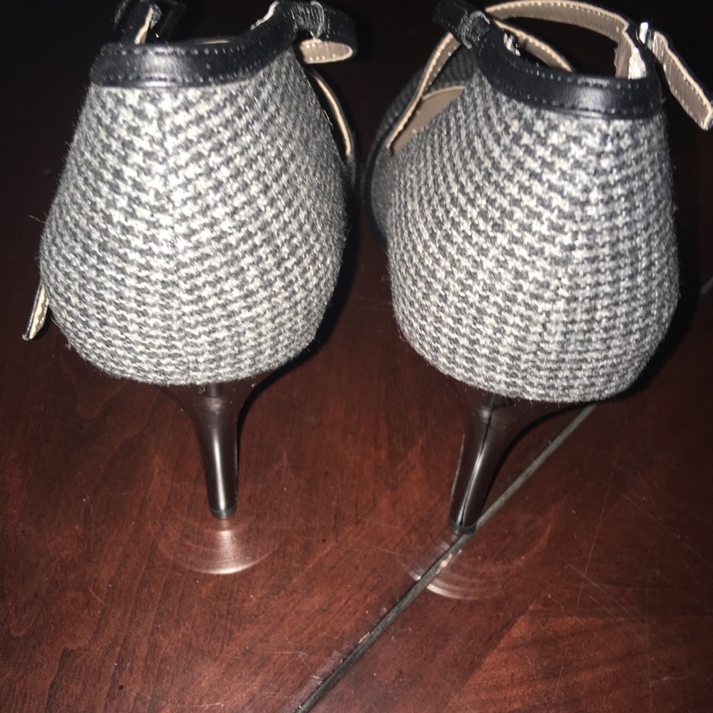 Heels - Picture 3 of 4